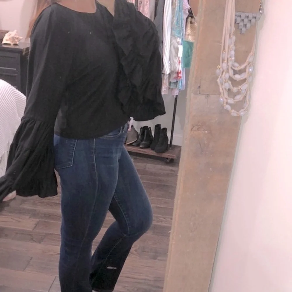 Snappy turtle small black boho bell sleeves top